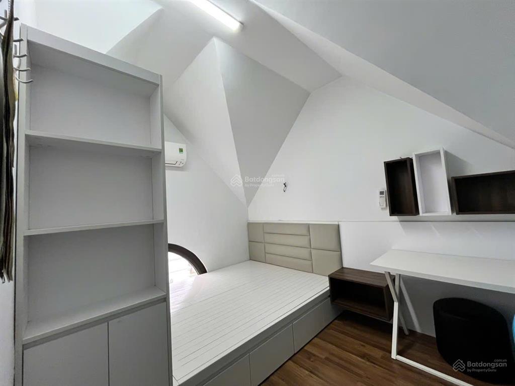 Cho thuê căn song lập 150 m2, hoàn thiện 5 tầng, full đồ, chỉ việc vào ở.