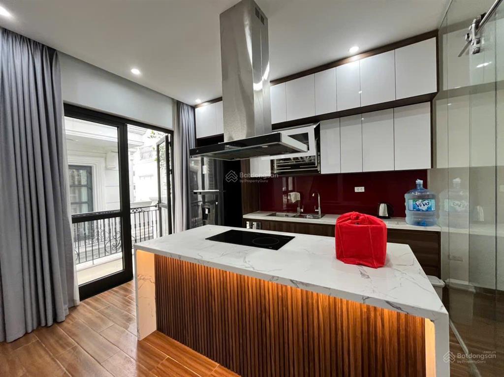 Cho thuê căn song lập 150 m2, hoàn thiện 5 tầng, full đồ, chỉ việc vào ở.