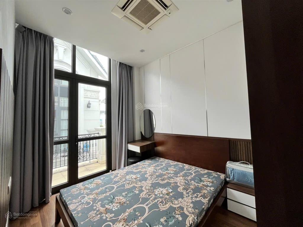 Cho thuê căn song lập 150 m2, hoàn thiện 5 tầng, full đồ, chỉ việc vào ở.