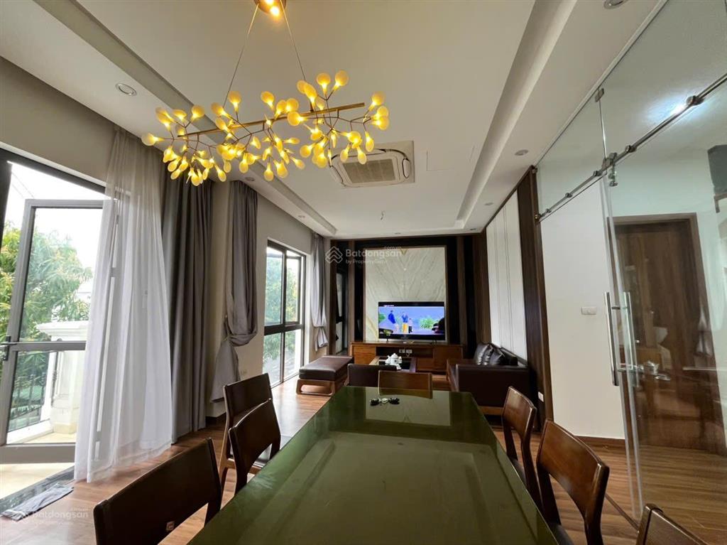 Cho thuê căn song lập 150 m2, hoàn thiện 5 tầng, full đồ, chỉ việc vào ở.