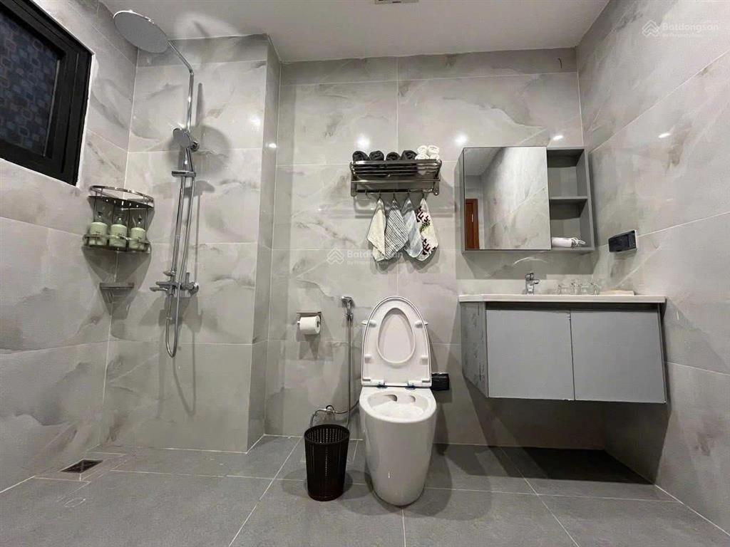 Cho thuê căn liền kề 60 m2 hoàn thiện full đồ giá tốt.