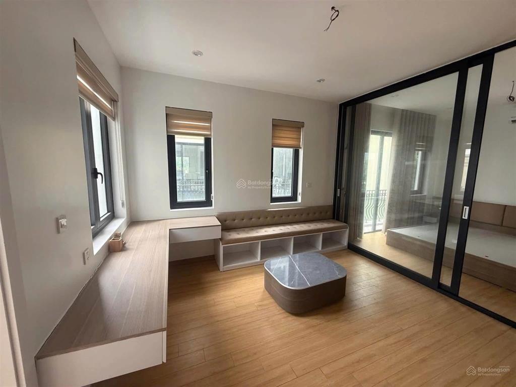 Cho thuê căn biệt thự sát biển hồ view biển, hoàn thiện 2 tầng full đồ chỉ việc vào ở 120 m2