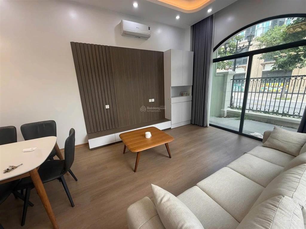 Cho thuê căn biệt thự sát biển hồ view biển, hoàn thiện 2 tầng full đồ chỉ việc vào ở 120 m2