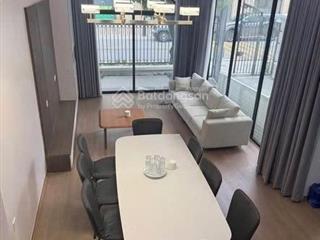Cho thuê căn biệt thự sát biển hồ view biển, hoàn thiện 2 tầng full đồ chỉ việc vào ở 120 m2