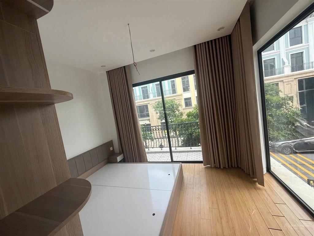 Cho thuê căn biệt thự sát biển hồ view biển, hoàn thiện 2 tầng full đồ chỉ việc vào ở 120 m2
