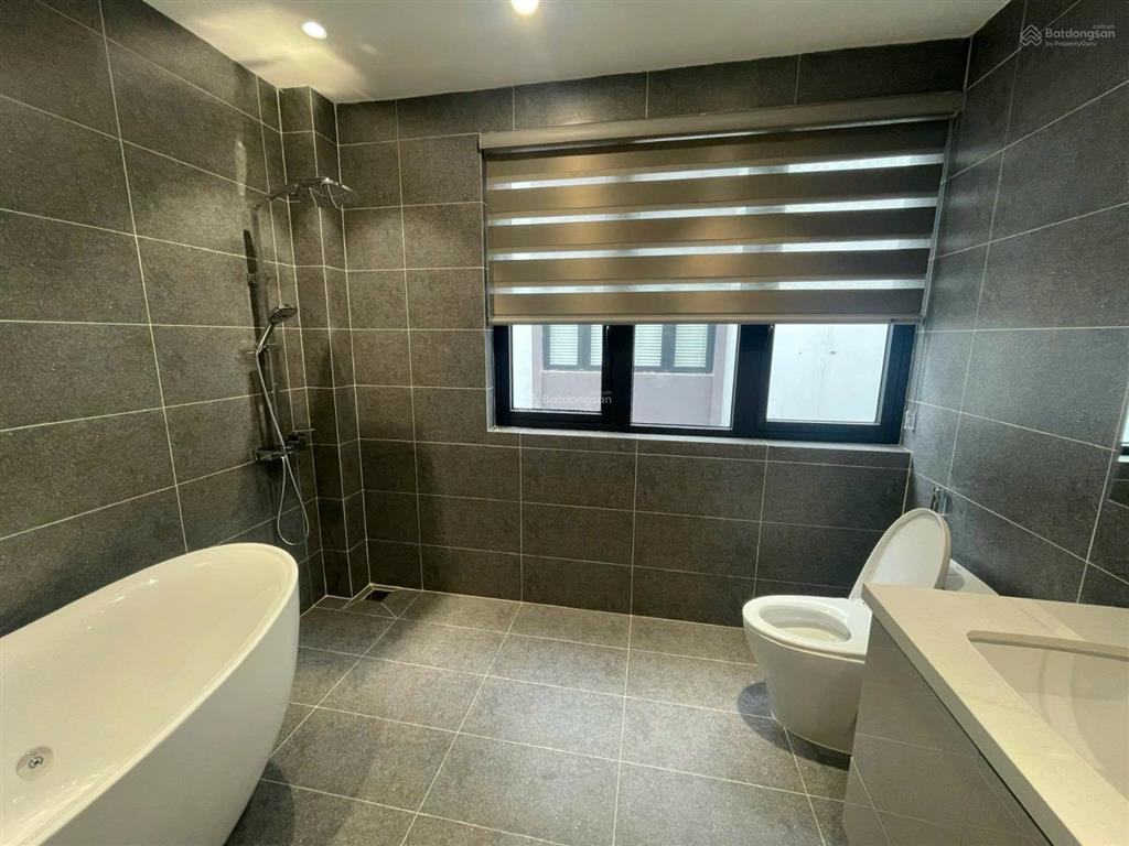 Cho thuê căn liền kề 85 m2 hoàn thiện 5 tầng đồ đẹp, 5 phòng vệ sinh khép kín .