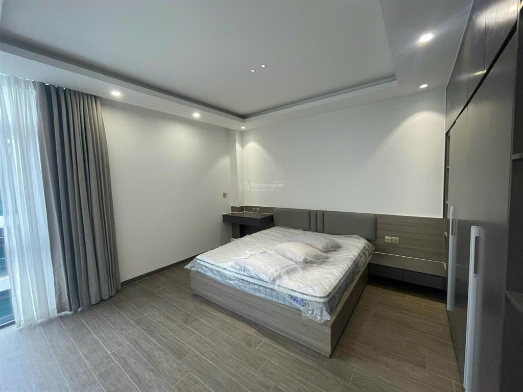 Cho thuê căn liền kề 85 m2 hoàn thiện 5 tầng đồ đẹp, 5 phòng vệ sinh khép kín .
