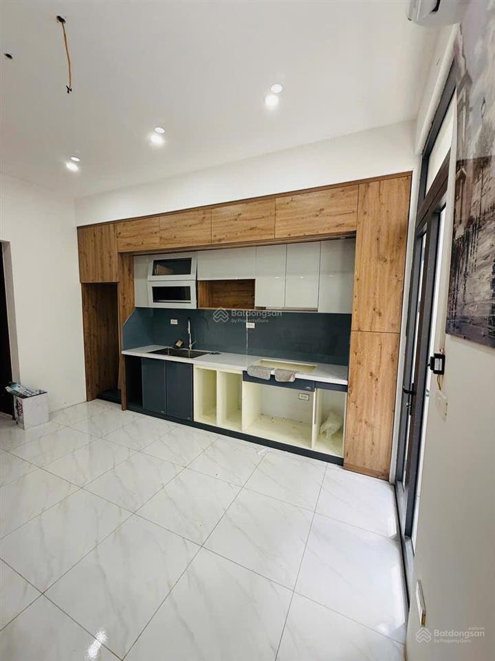 Cho thuê căn hoàn thiện 3 tầng, diện tích 70 m2, có 2pn hoàn thiện đẹp.
