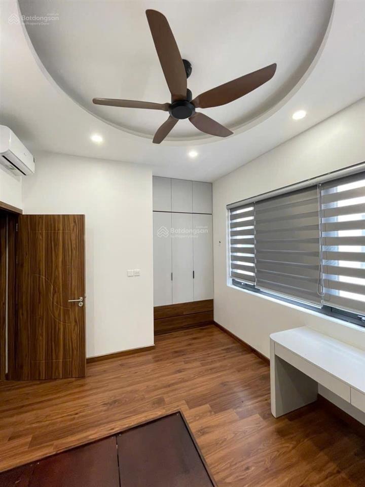 Cho thuê căn cọ xanh 65m2 hoàn thiện 5 tầng có thang máy.