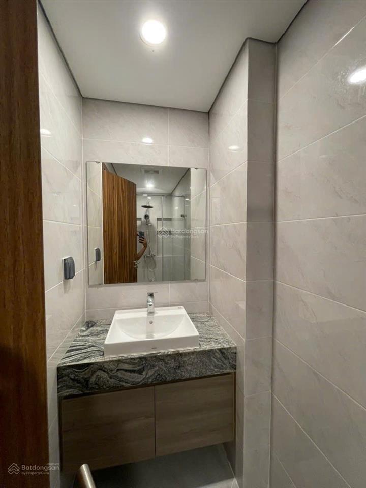 Cho thuê căn cọ xanh 65m2 hoàn thiện 5 tầng có thang máy.