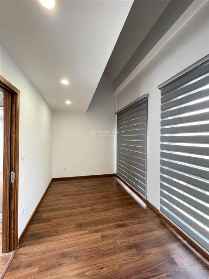 Cho thuê căn cọ xanh 65m2 hoàn thiện 5 tầng có thang máy.