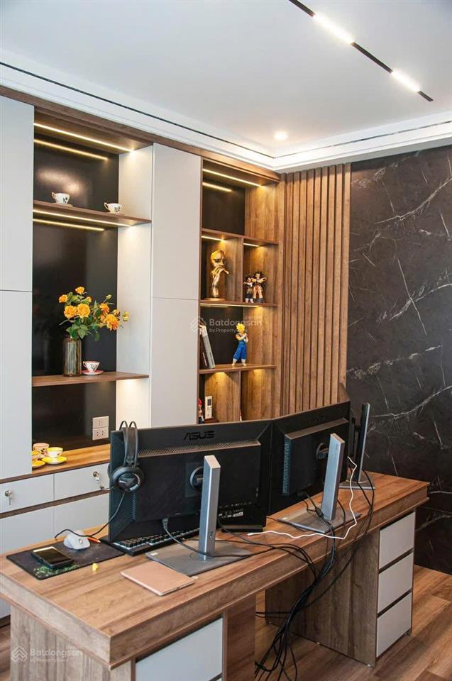 Cho thuê căn cọ xanh hoàn thiện 5 tầng nội thất xịn có thang máy, chỉ việc vào ở.