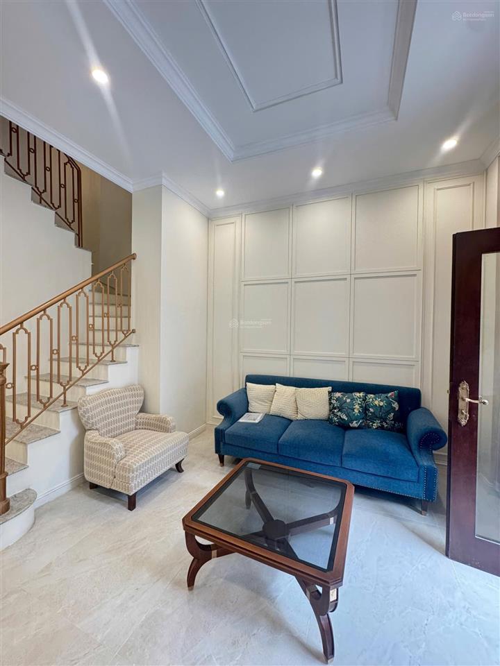 Cho thuê căn 70 m2 sẵn đồ chỉ việc vào ở, hoàn thiện 3 tầng 3pn + 1pn (làm việc) vào ở ngay.