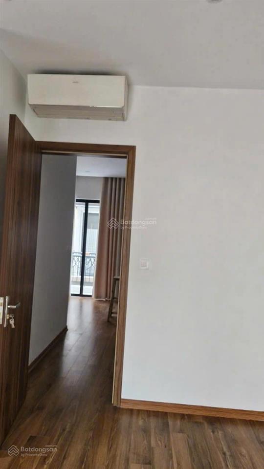 Cho thuê căn xẻ khe thoáng, hoàn thiện 2 tầng, thích hợp làm văn phòng để ở, có 2 pn vs khép kín