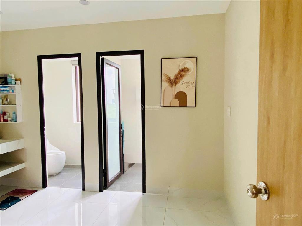Cho thuê căn hoàn thiện 2 tầng full đồ đẹp chỉ việc vào ở được luôn.