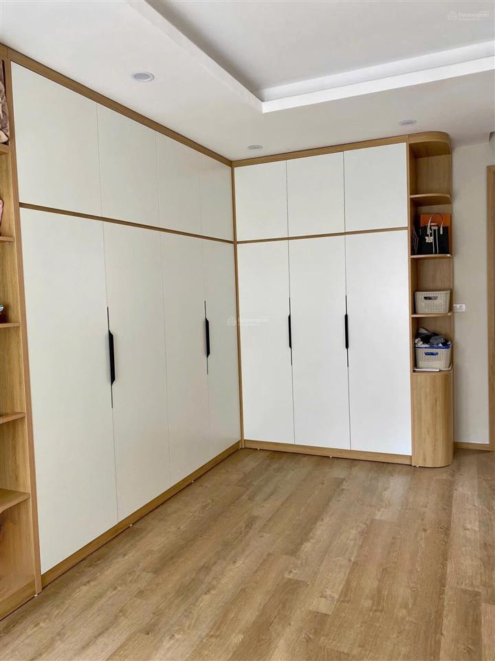 Cho thuê căn hoàn thiện 2 tầng full đồ đẹp chỉ việc vào ở được luôn.