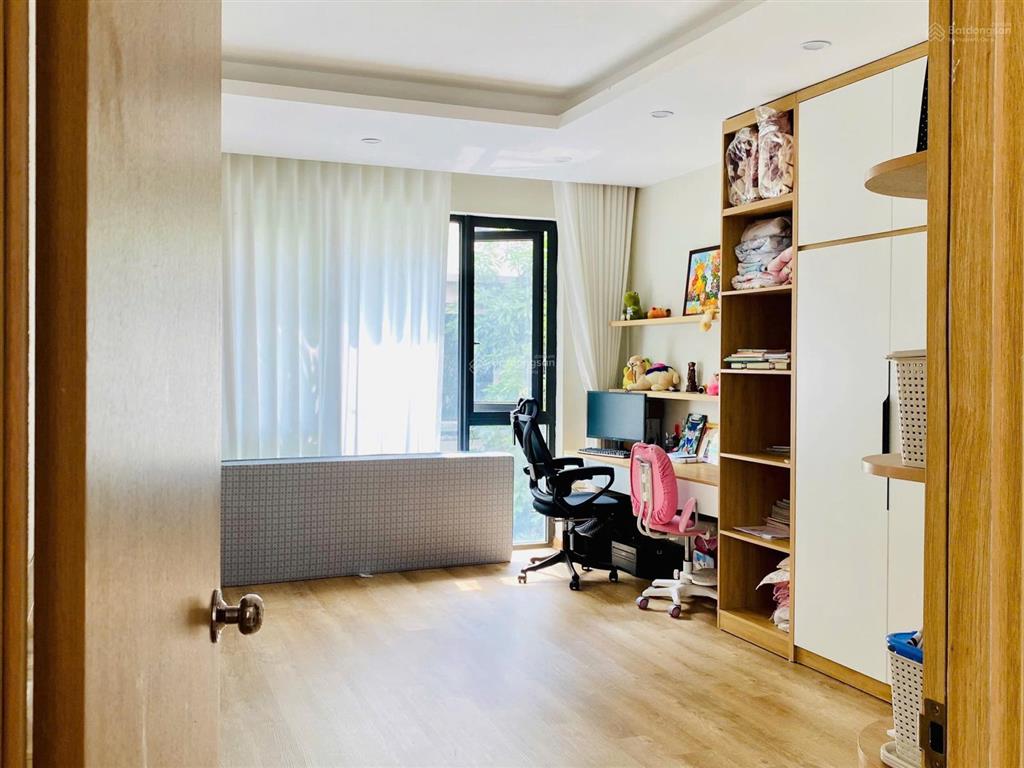 Cho thuê căn hoàn thiện 2 tầng full đồ đẹp chỉ việc vào ở được luôn.
