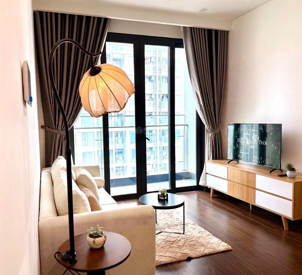 Chính chủ cho thuê căn hộ 2pn masteri west heights vinhomes smart city view hồ, full nội thất, ch