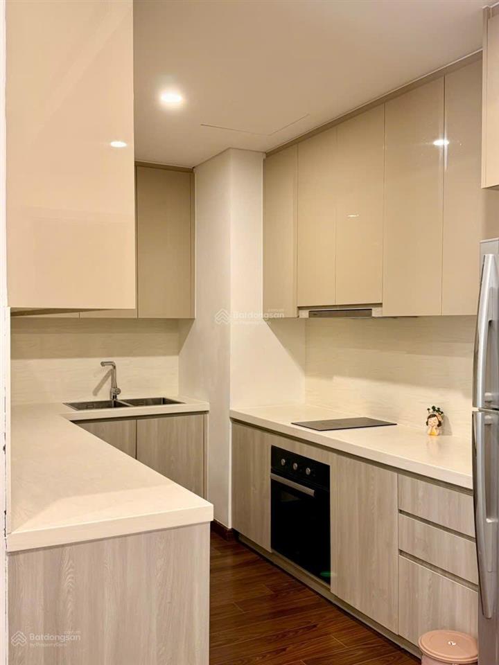 Chính chủ cho thuê căn hộ 2pn masteri west heights vinhomes smart city view hồ, full nội thất, ch