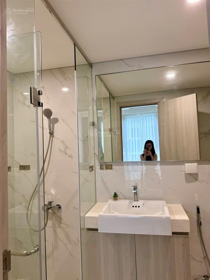 Chính chủ cho thuê căn hộ 2pn masteri west heights vinhomes smart city view hồ, full nội thất, ch