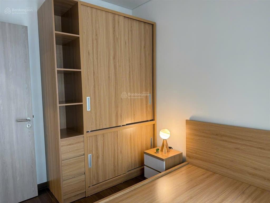 Chính chủ cho thuê căn hộ 2pn masteri west heights vinhomes smart city view hồ, full nội thất, ch