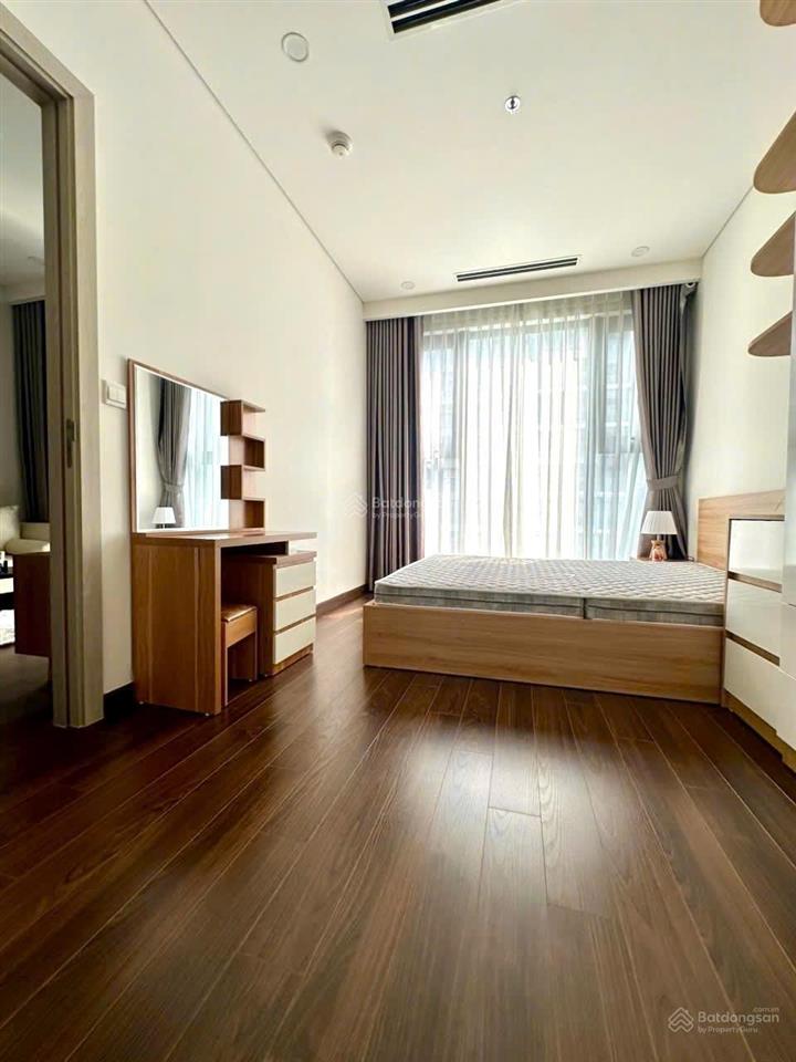 Chính chủ cho thuê căn hộ 2pn masteri west heights vinhomes smart city view hồ, full nội thất, ch