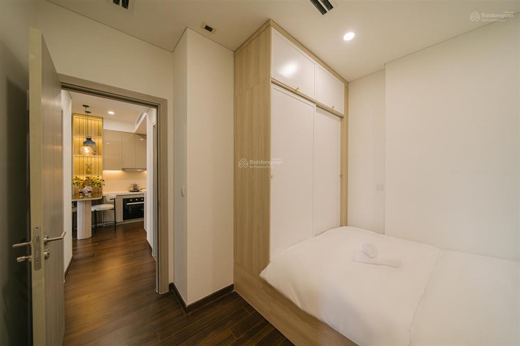 Chính chủ cho thuê căn 2 ngủ full đồ, mới miễn phí dịch vụ, đầy đủ tiện ích 5 sao.  0981 118 ***