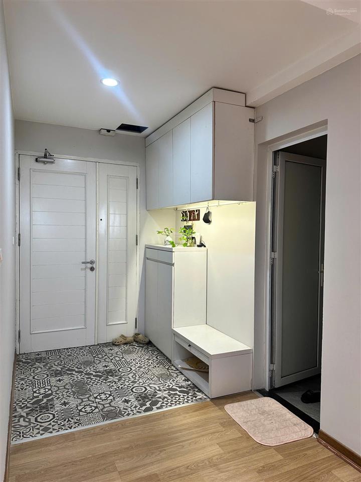 Chính chủ bán căn góc 3pn chung cư việt hưng long biên full nội thất  96.5m²
