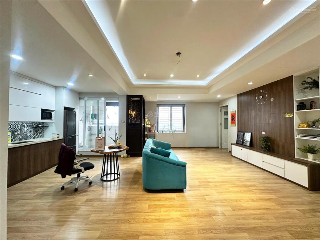 Chính chủ bán căn góc 3pn chung cư việt hưng long biên full nội thất  96.5m²