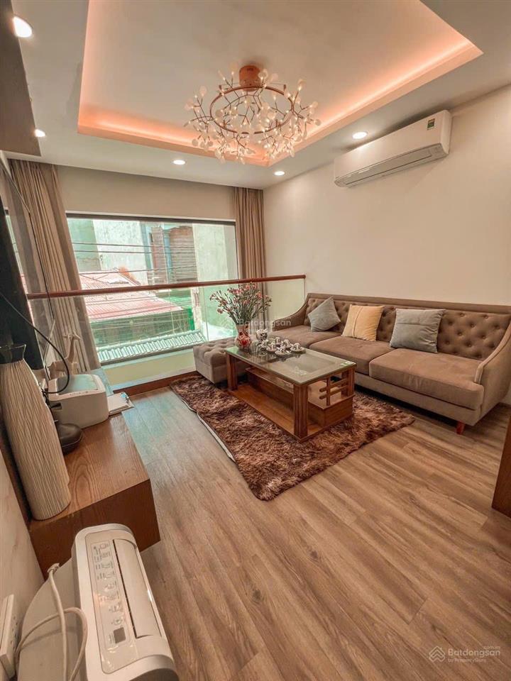 Chính chủ cho thuê nhà kd hoặc ở  định công  5 tầng  ô tô vào tận cổng  có sân để xe (40m2/sàn)