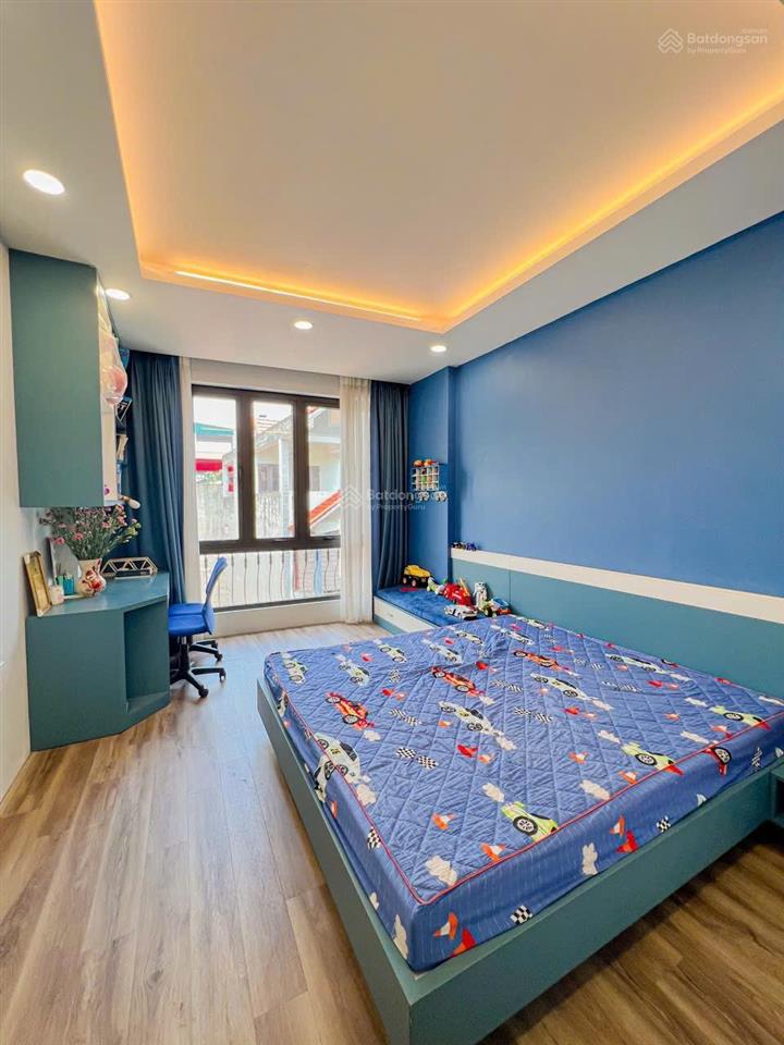 Chính chủ cho thuê nhà kd hoặc ở  định công  5 tầng  ô tô vào tận cổng  có sân để xe (40m2/sàn)