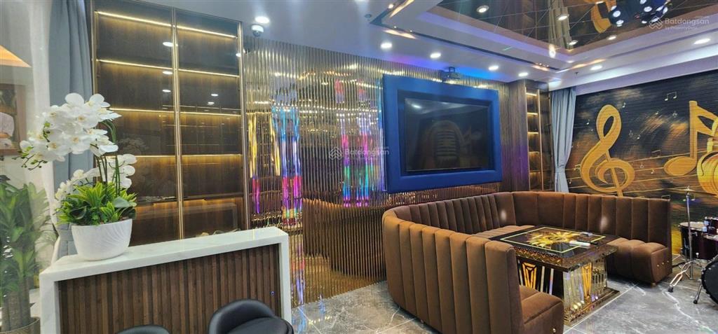 Bán nhà mt 204a nguyễn tri phương, p4, q10, hđt 365 tr/tháng, dt 9mx25m, 225m2, 7 tầng, 68 tỷ tl