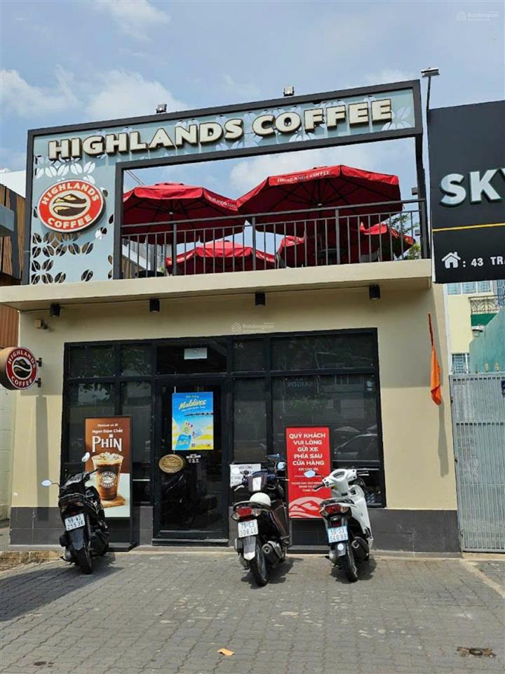 Nhà góc 2 mặt tiền trần não, q2  50 tỷ, cafe highland thuê 150 tr/tháng, dt 6,5m x 28m