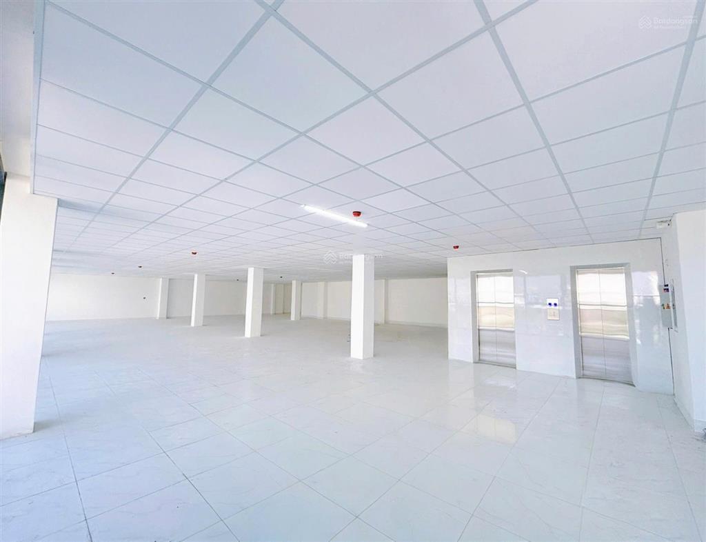 2 mặt tiền ung văn khiêm p25  dt 20m x 55m  963m2 xd h7t  hđt 350tr/tháng  240 tỷ