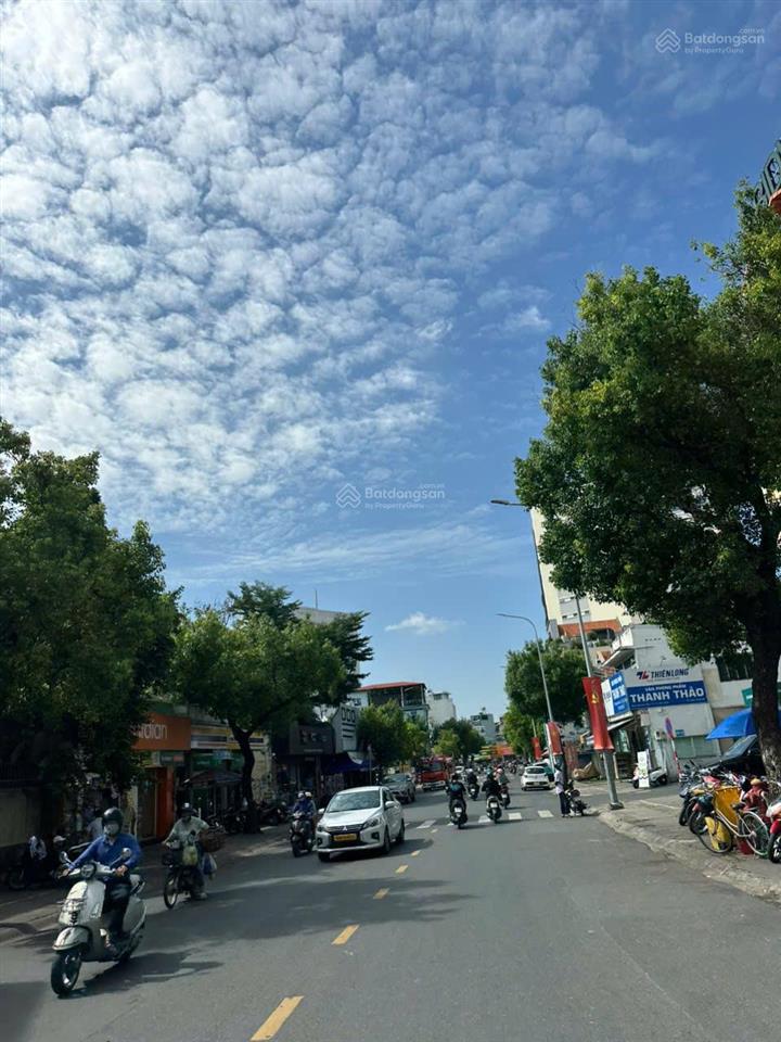 Tòa nhà mt hoàng hoa thám, bình thạnh  dt 12 x 23m  hầm 5t  ngân hàng thuê 290tr/tháng  67 tỷ