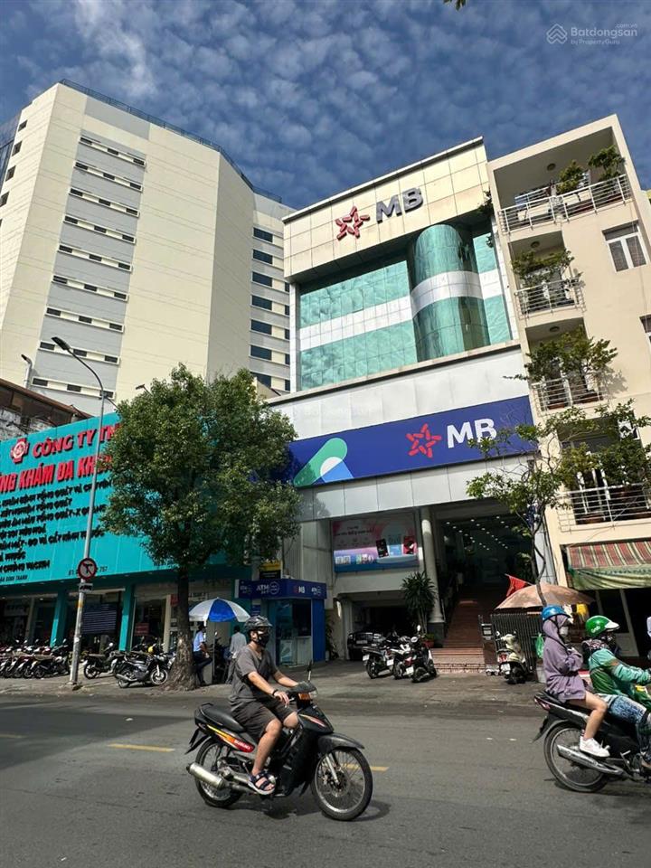 Tòa nhà mt hoàng hoa thám, bình thạnh  dt 12 x 23m  hầm 5t  ngân hàng thuê 290tr/tháng  67 tỷ