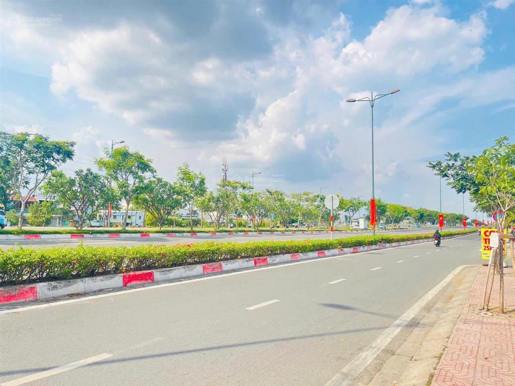 Bán lô đất hiếm có ngay mặt tiền phạm văn đồng đường 7m có vỉa hè 64m2 6.5 tỷ tl