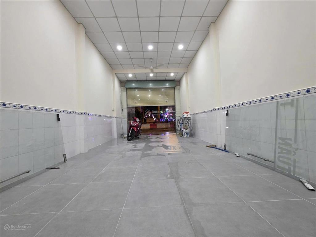 Giảm mạnh 1.2 tỷ bán gấp nhà mặt tiền phạm văn đồng chỉ 79tr/m2 120m2 nhà 2 tầng hoàn công đủ