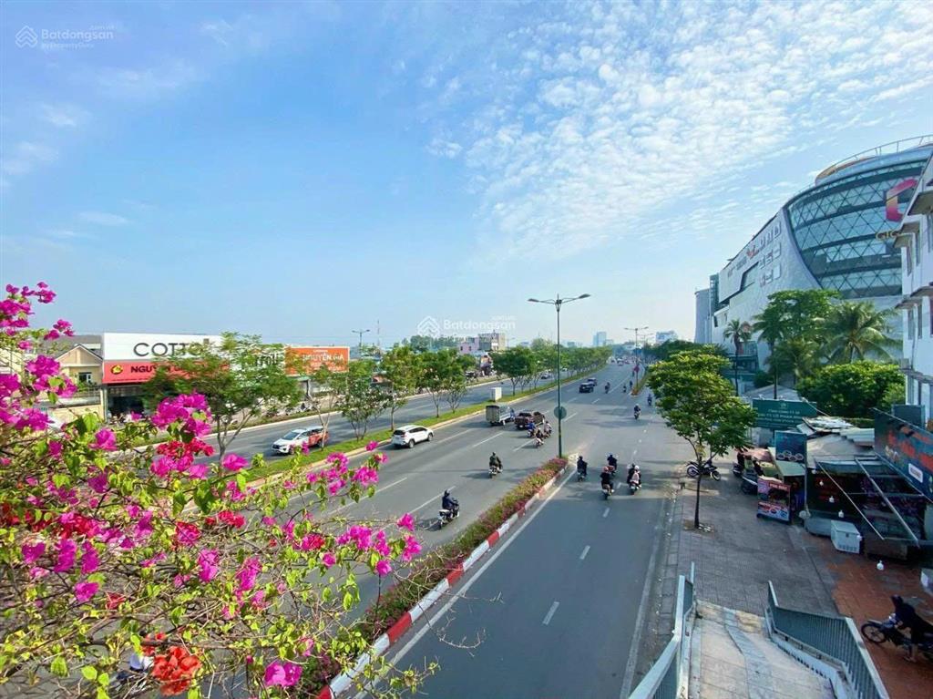 80tr/m2 bán mtkd sát phạm văn đồng 123m2 mặt tiền 6.5m khu sầm uất kd đa ngành