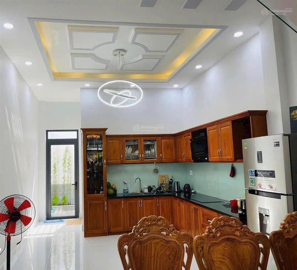Giảm 1.2 tỷ  bán nhà kiên cố 3 tầng  mặt tiền đường số  106m2  hoàn công đủ  10.8 tỷ