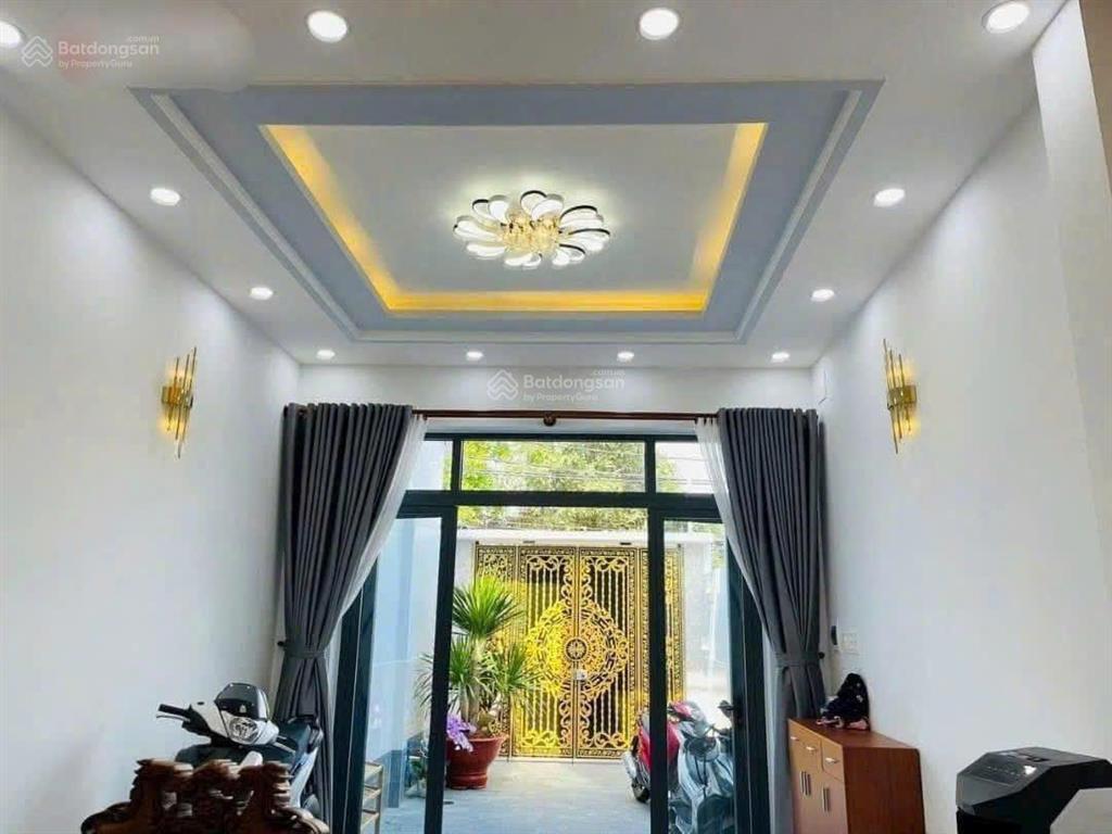 Giảm 1.2 tỷ  bán nhà kiên cố 3 tầng  mặt tiền đường số  106m2  hoàn công đủ  10.8 tỷ