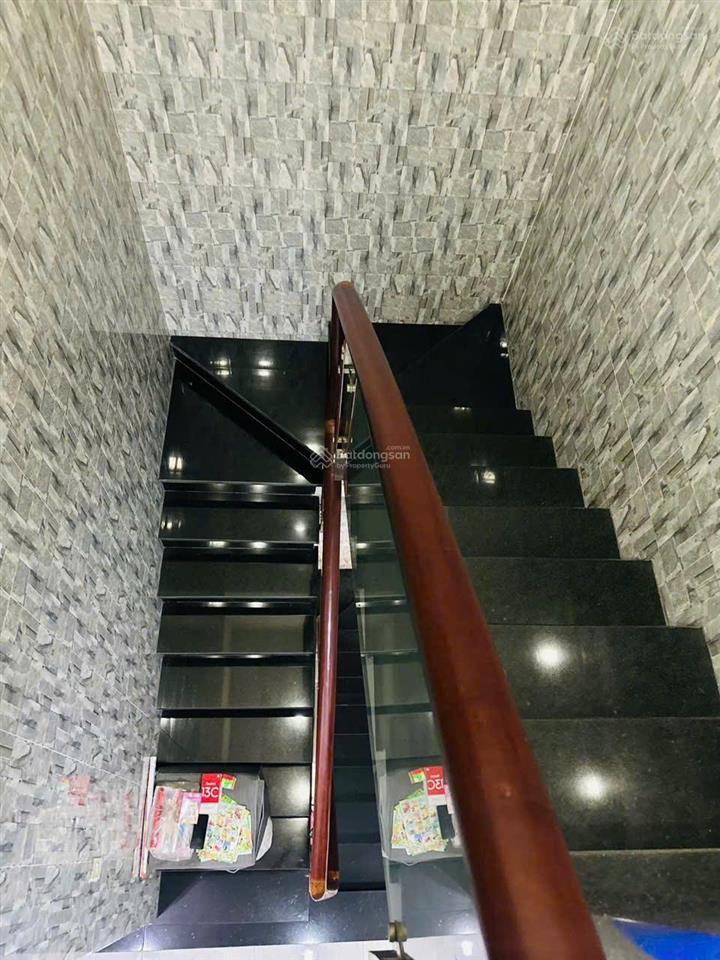 Giảm 200tr  bán nhà 3 tầng linh tây  gần phạm văn đồng  60m2  4pn  5.5 tỷ