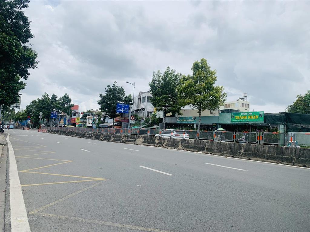 Bán đất tặng 9 phòng trọ 200m ra phạm văn đồng 300m2 ngang 7mthu nhập 20tr/th đầu tư 55tr/m2