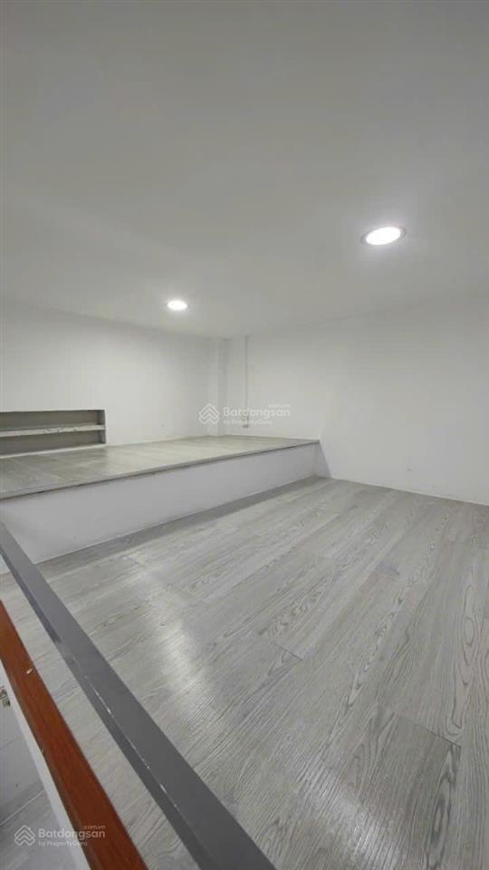 Bán chdv 4 tầng cho thuê 30tr/th 140m2 ngang 10m hẻm xe tải gần vincom tđ 11 tỷ tl