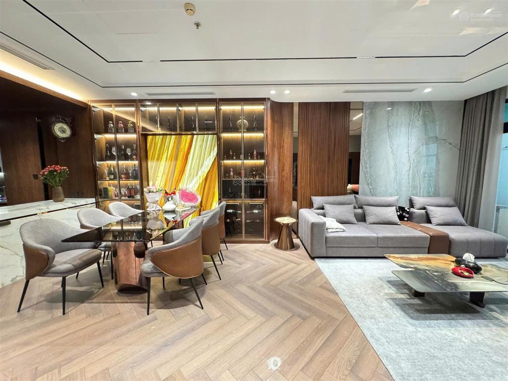 Cho thuê căn hộ 2pn full đồ royal city, căn đã sửa đẹp, vị trí đẹp
