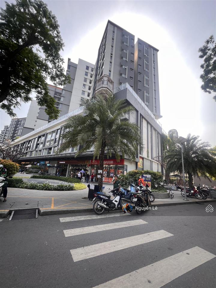 Cho thuê gấp mặt bằng shophouse dtsd 1232m2 tại celadon city, quận tân phú, giá 260tr