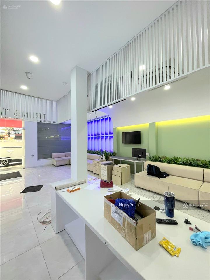 Cần cho thuê tòa nhà sd 500m2 ngang 15m, khu nguyễn đình chiểu, giá 60 tr/th
