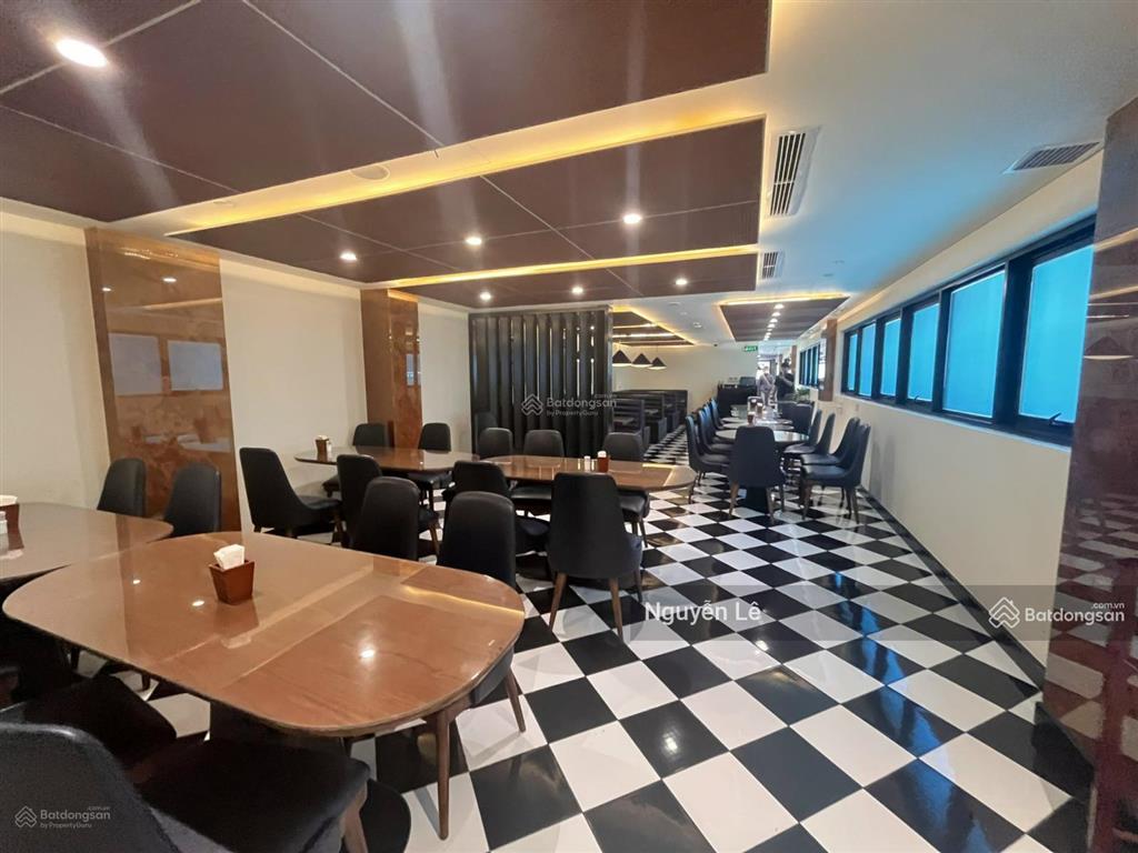 Cần cho thuê gấp mặt tiền nguyễn huệ  khu phố đi bộ trung tâm quận 1 giá 88tr