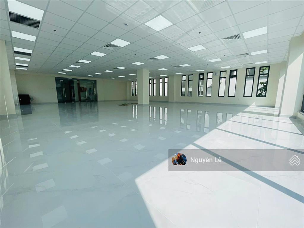 Cần cho thuê góc 2 mặt tiền tú xương  trương định quận 3 giá 180tr