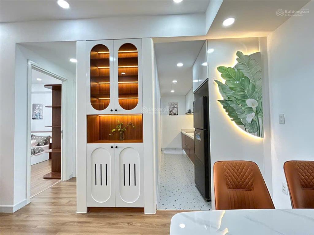 Bán căn hộ 2 phòng ngủ tại tòa 5, hướng nhìn ra sông. người nước ngoài đủ điều kiện sở hữu
